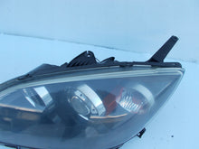 Laden Sie das Bild in den Galerie-Viewer, Frontscheinwerfer Mazda 3 Ein Stück (Rechts oder Links) Scheinwerfer Headlight