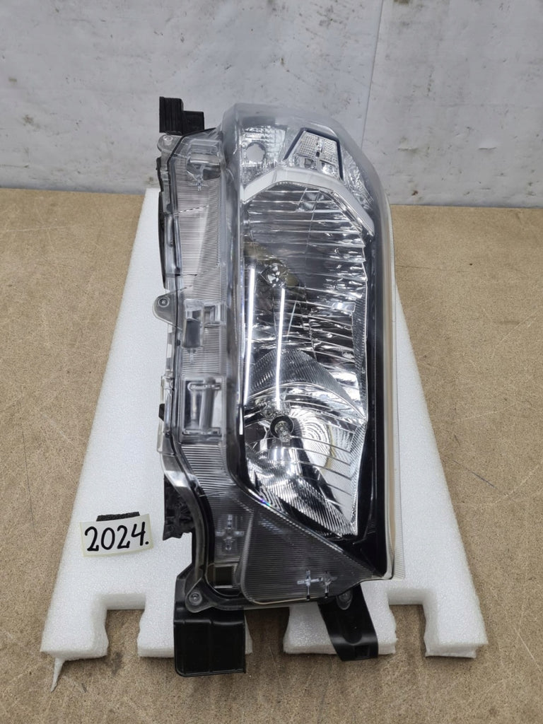 Frontscheinwerfer Toyota Hilux VIII 1EJ-923364 Rechts Scheinwerfer Headlight SCH6072047314cj