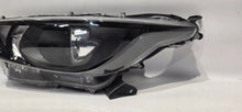 Laden Sie das Bild in den Galerie-Viewer, Frontscheinwerfer Toyota Yaris EUKO-6 Links Scheinwerfer Headlight SCH7538776271ra