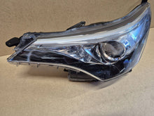 Laden Sie das Bild in den Galerie-Viewer, Frontscheinwerfer Toyota Avensis Links Scheinwerfer Headlight SCH6640094832ce
