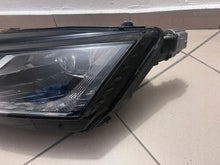 Laden Sie das Bild in den Galerie-Viewer, Frontscheinwerfer Skoda Octavia IV 5E4941015A LED Links Scheinwerfer Headlight SCH9047719463tt
