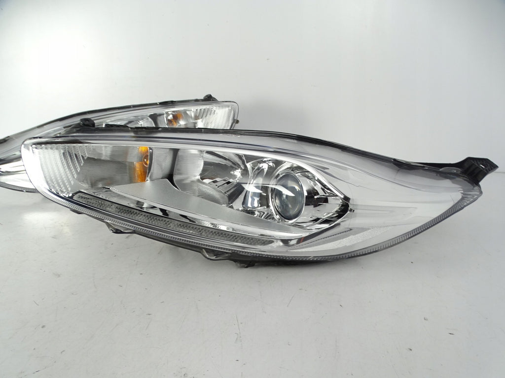 Frontscheinwerfer Ford Fiesta VII C1BB-13W030-CG LED Links Headlight