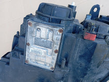 Laden Sie das Bild in den Galerie-Viewer, Frontscheinwerfer Peugeot 807 89006378 1494311080 Xenon Rechts Headlight SCH2384008251iw