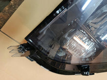 Load image into Gallery viewer, Frontscheinwerfer Ford Courier R2X613E015AE LED Ein Stück (Rechts oder Links) SCH4174862037eb