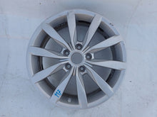 Load image into Gallery viewer, 1x Alufelge 17 Zoll 6.0&quot; 48ET 5G0601025K VW Golf Vii Rim Wheel