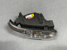 Laden Sie das Bild in den Galerie-Viewer, Frontscheinwerfer Land Rover Range III 7H4213W029BC Xenon Rechts Headlight SCH6526689545ou