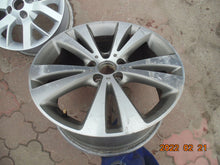 Load image into Gallery viewer, 1x Alufelge 18 Zoll 8.0&quot; 5x112 44ET Glanz Silber 3C0601025 Mg Passat Rim Wheel