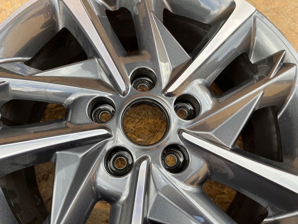 1x Alufelge 17 Zoll 7.0" 5x114.3 53ET 52910-G4700 Hyundai Rim Wheel