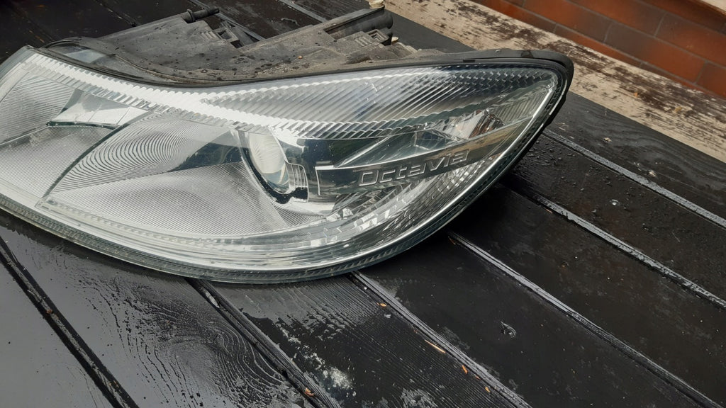 Frontscheinwerfer Skoda Octavia I 247052190002571ZL Xenon Links Headlight SCH9893903064su