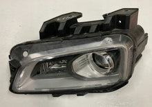 Load image into Gallery viewer, Frontscheinwerfer Hyundai Kona Links Scheinwerfer Headlight SCH9651687881gi