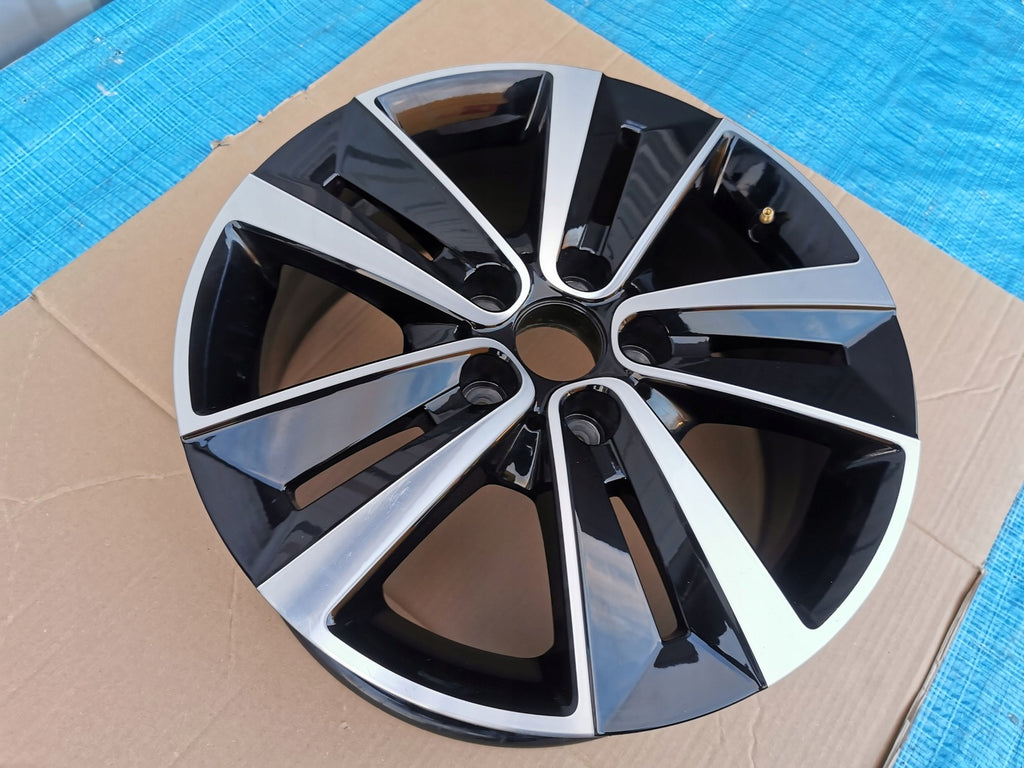 1x Alufelge 17 Zoll 7.0" 5x114.3 43ET A4204010700 Mercedes-Benz Citan Rim Wheel