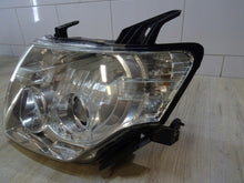 Laden Sie das Bild in den Galerie-Viewer, Frontscheinwerfer Mitsubishi Pajero IV 100-87875 Xenon Rechts Headlight SCH8048027567dl