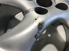 Laden Sie das Bild in den Galerie-Viewer, 1x Alufelge 17 Zoll 9.0&quot; 5x130 47ET Silber 461907 Porsche Rim Wheel