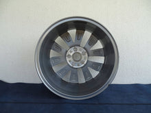 Laden Sie das Bild in den Galerie-Viewer, 1x Alufelge 17 Zoll 5x112 2GA601025P VW T-Roc I Rim Wheel FEL3103336785gr