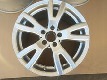 Laden Sie das Bild in den Galerie-Viewer, 1x Alufelge 17 Zoll 8.5&quot; 5x112 34ET A2034015202 Mercedes-Benz W203 Rim Wheel