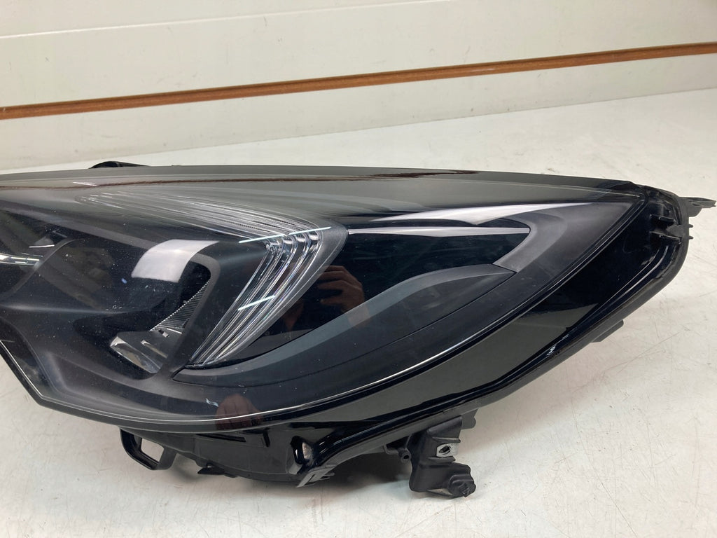 Frontscheinwerfer Opel Astra 39195688 LED Ein Stück (Rechts oder Links) SCH2469409955xx