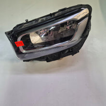 Laden Sie das Bild in den Galerie-Viewer, Frontscheinwerfer Mercedes-Benz Glb X247 A2479062300 Halogen Links Headlight