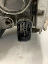 Laden Sie das Bild in den Galerie-Viewer, Frontscheinwerfer BMW 5 7203255-09 Rechts Scheinwerfer Headlight SCH1545574395yr