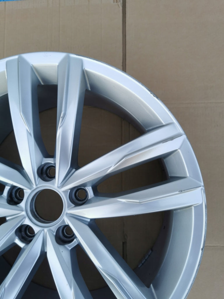 1x Alufelge 18 Zoll 8.0" 5x112 44ET Glanz Silber 3G0601025H VW Passat B8 FEL8716927484wg
