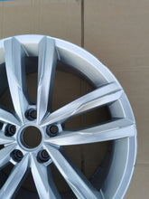 Load image into Gallery viewer, 1x Alufelge 18 Zoll 8.0" 5x112 44ET Glanz Silber 3G0601025H VW Passat B8 FEL8716927484wg