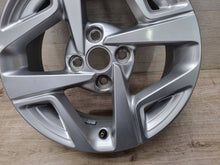 Load image into Gallery viewer, 1x Alufelge 15 Zoll 6.0" 4x100 48ET Glanz Silber 52910-K7100 Hyundai I10 I20 FEL1394508324gc