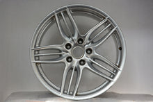 Laden Sie das Bild in den Galerie-Viewer, 1x Alufelge 20 Zoll 11.0&quot; 5x130 52ET Glanz 99136216633 Porsche Rim Wheel