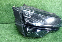 Laden Sie das Bild in den Galerie-Viewer, Frontscheinwerfer Skoda Karoq 57B941016F Rechts Scheinwerfer Headlight SCH1601765678gi