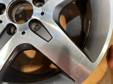 Laden Sie das Bild in den Galerie-Viewer, 1x Alufelge 18 Zoll 7.0" 5x112 46ET A1564010500 Mercedes-Benz Gla Amg Rim Wheel FEL4566003685pr