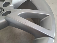 Load image into Gallery viewer, 1x Alufelge 17 Zoll 6.5&quot; 5x112 33ET Glanz Silber 8U0071497 Audi Rim Wheel