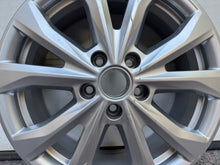 Load image into Gallery viewer, 1x Alufelge 17 Zoll 6.5" 5x112 49ET 2K7601025A VW Passat Golf I Rim Wheel FEL3301350531pk