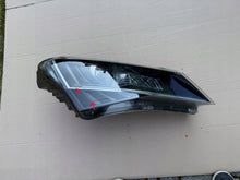 Laden Sie das Bild in den Galerie-Viewer, Frontscheinwerfer Skoda Superb III 3V1941016B Xenon Rechts Headlight