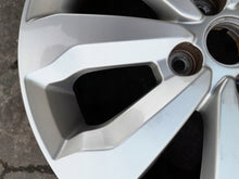 Load image into Gallery viewer, 1x Alufelge 16 Zoll 6.0" 4x100 49ET Glanz Silber 52910-H8260 Kia Stonic FEL3732698383kw