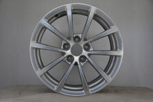 Load image into Gallery viewer, 1x Alufelge 17 Zoll 7.5&quot; 5x112 36ET Glanz Silber 4K0601025 Audi Rim Wheel