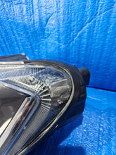 Laden Sie das Bild in den Galerie-Viewer, Frontscheinwerfer Skoda Superb III 3V1941015A LED Links Scheinwerfer Headlight