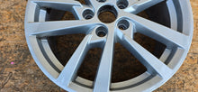 Laden Sie das Bild in den Galerie-Viewer, 1x Alufelge 17 Zoll 7.5" 5x112 51ET 3V0601025CS Audi A3 Rim Wheel FEL7022327048ul