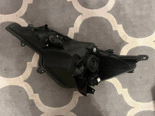 Laden Sie das Bild in den Galerie-Viewer, Frontscheinwerfer Mitsubishi Space Star 8301D446 Rechts Scheinwerfer Headlight