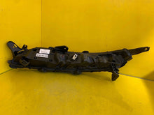 Laden Sie das Bild in den Galerie-Viewer, Frontscheinwerfer Mitsubishi Eclipse Cross 92206010 LED Rechts Headlight