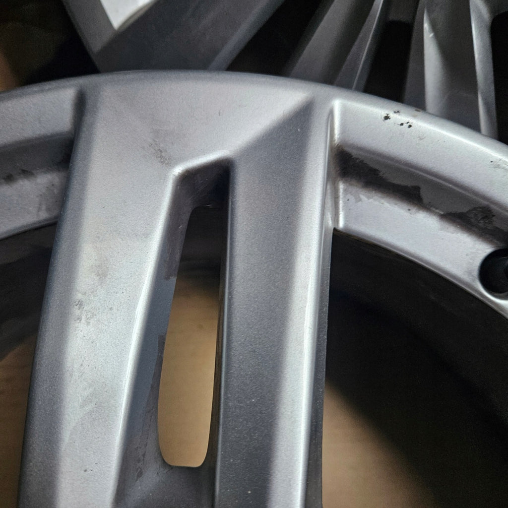 1x Alufelge 17 Zoll 7.0" 5x112 42ET Glanz Silber Audi A4 B9 Rim Wheel FEL4037934922jf
