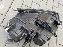Laden Sie das Bild in den Galerie-Viewer, Frontscheinwerfer Dacia Duster 2601011377 LED Rechts Scheinwerfer Headlight SCH1269501788ir