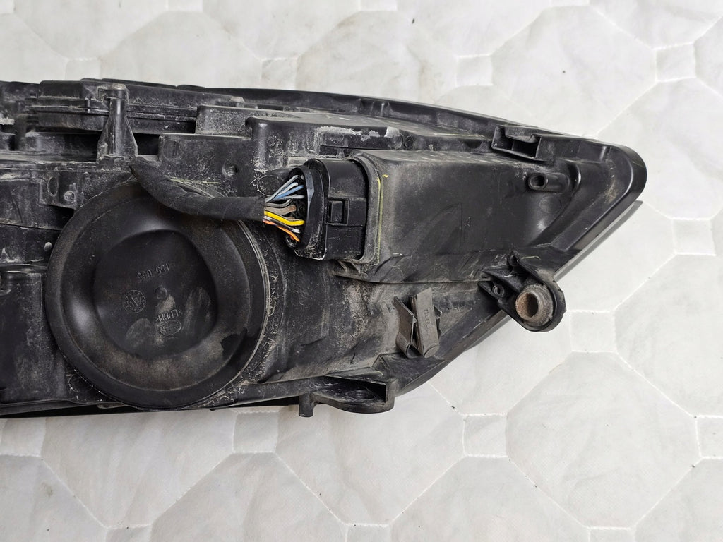 Frontscheinwerfer VW Jetta IV 5C7941752 8K0941597 4H094132 Xenon Rechts SCH3090704539cu