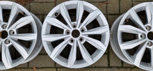 Laden Sie das Bild in den Galerie-Viewer, 1x Alufelge 15 Zoll 5.5&quot; 5x100 40ET Matt Silber 2G0601025 Vw Rim Wheel