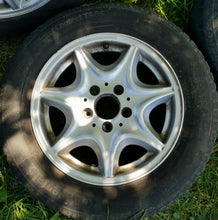 Laden Sie das Bild in den Galerie-Viewer, 4x Alufelge 15 Zoll 6.0" 5x112 31ET Glanz Silber A2034010102 Mercedes-Benz W203 FEL6308874892gh