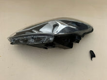 Load image into Gallery viewer, Frontscheinwerfer Toyota Yaris Links Scheinwerfer Headlight