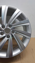 Laden Sie das Bild in den Galerie-Viewer, 1x Alufelge 18 Zoll 5E3601025H Skoda Octavia 5e3 I Rim Wheel FEL8821709081os