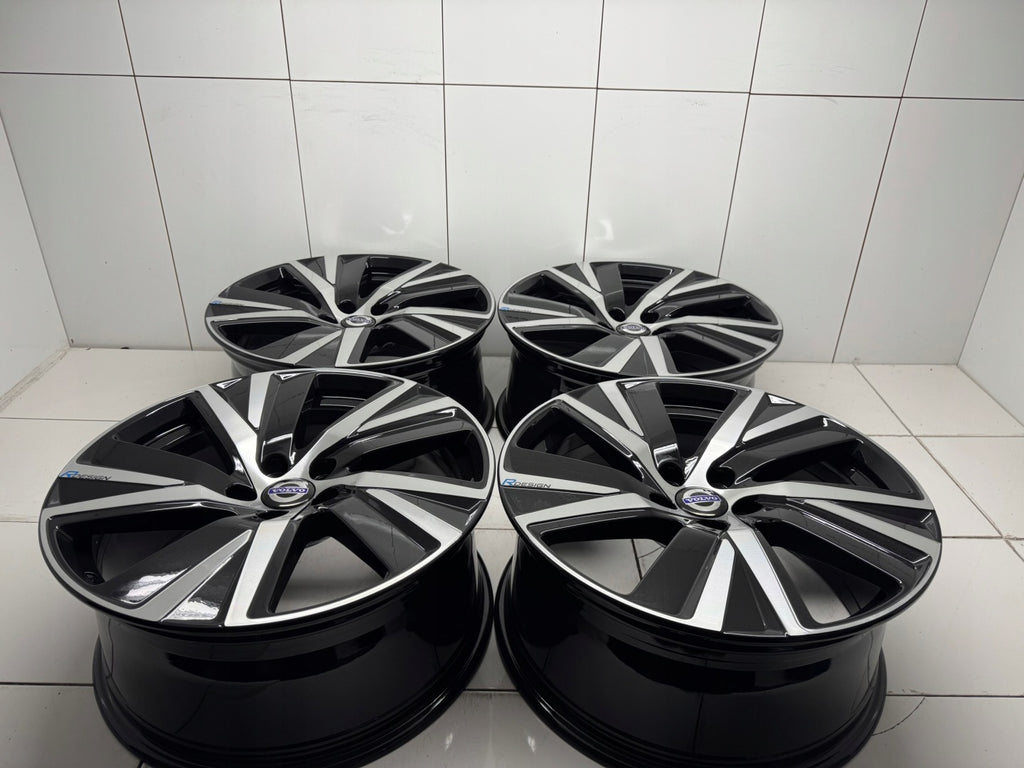 4x Alufelge 19 Zoll 8.5" 5x108 47ET Glanz Schwarz 32243394 Volvo V60 I Xc60 FEL3608011788ti