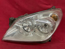 Laden Sie das Bild in den Galerie-Viewer, Frontscheinwerfer Opel Astra H 13239288LH Links Scheinwerfer Headlight SCH1119521950yc