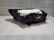 Laden Sie das Bild in den Galerie-Viewer, Frontscheinwerfer Volvo V70 S80 31353532 Xenon Links Scheinwerfer Headlight SCH1158137288ld