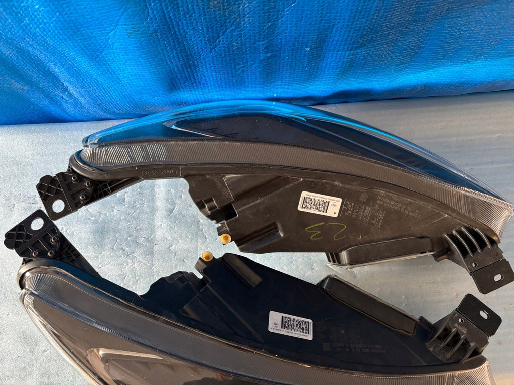 Frontscheinwerfer Ford Focus JX7B-13E016-AJ JX7B-13E017-AE LED Rechts oder Links SCH6609559220ta