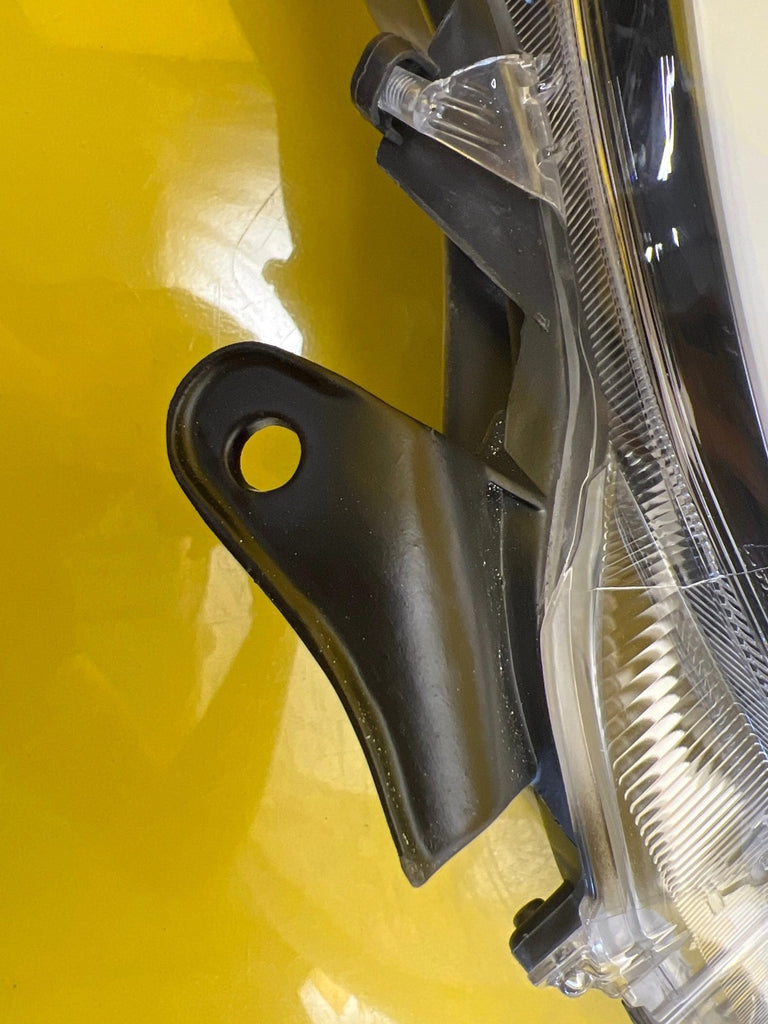 Frontscheinwerfer Toyota 4 Yaris LED Rechts Scheinwerfer Headlight