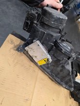 Load image into Gallery viewer, Frontscheinwerfer Opel Signum Vectra C 13276158 Xenon Ein Satz Headlight SCH9526887605ju